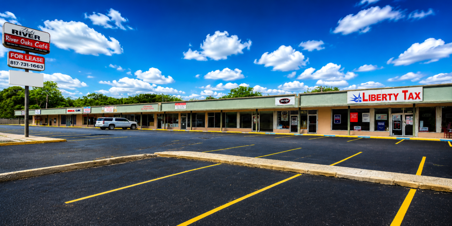 River Oaks Shopping Center